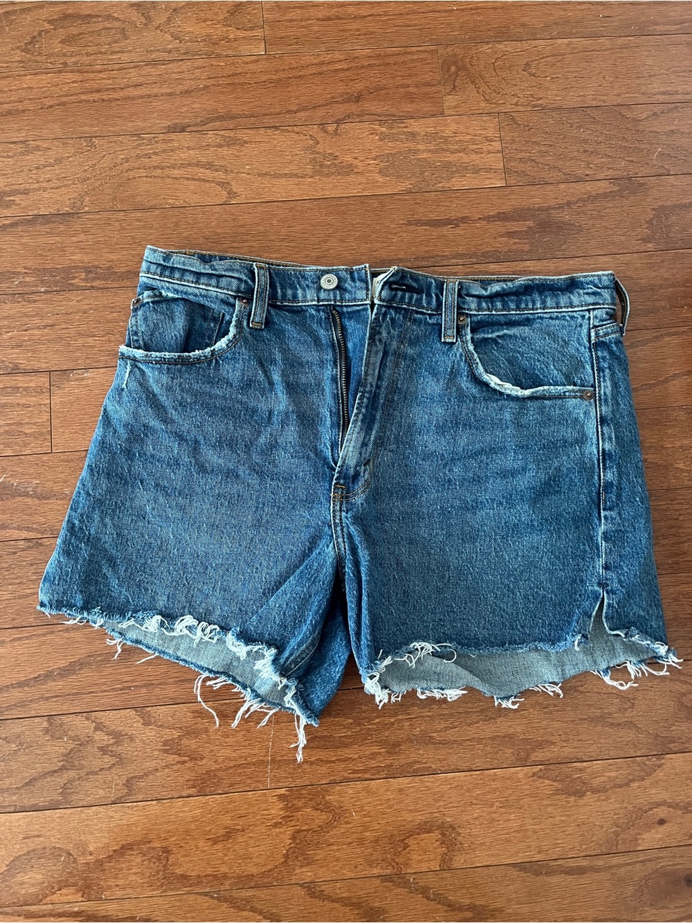 Abercrombie and Fitch 4” High Rise Mom Shorts